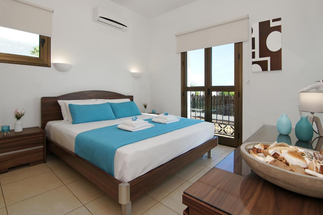 Villa Merry Айя Напа Екстериор снимка